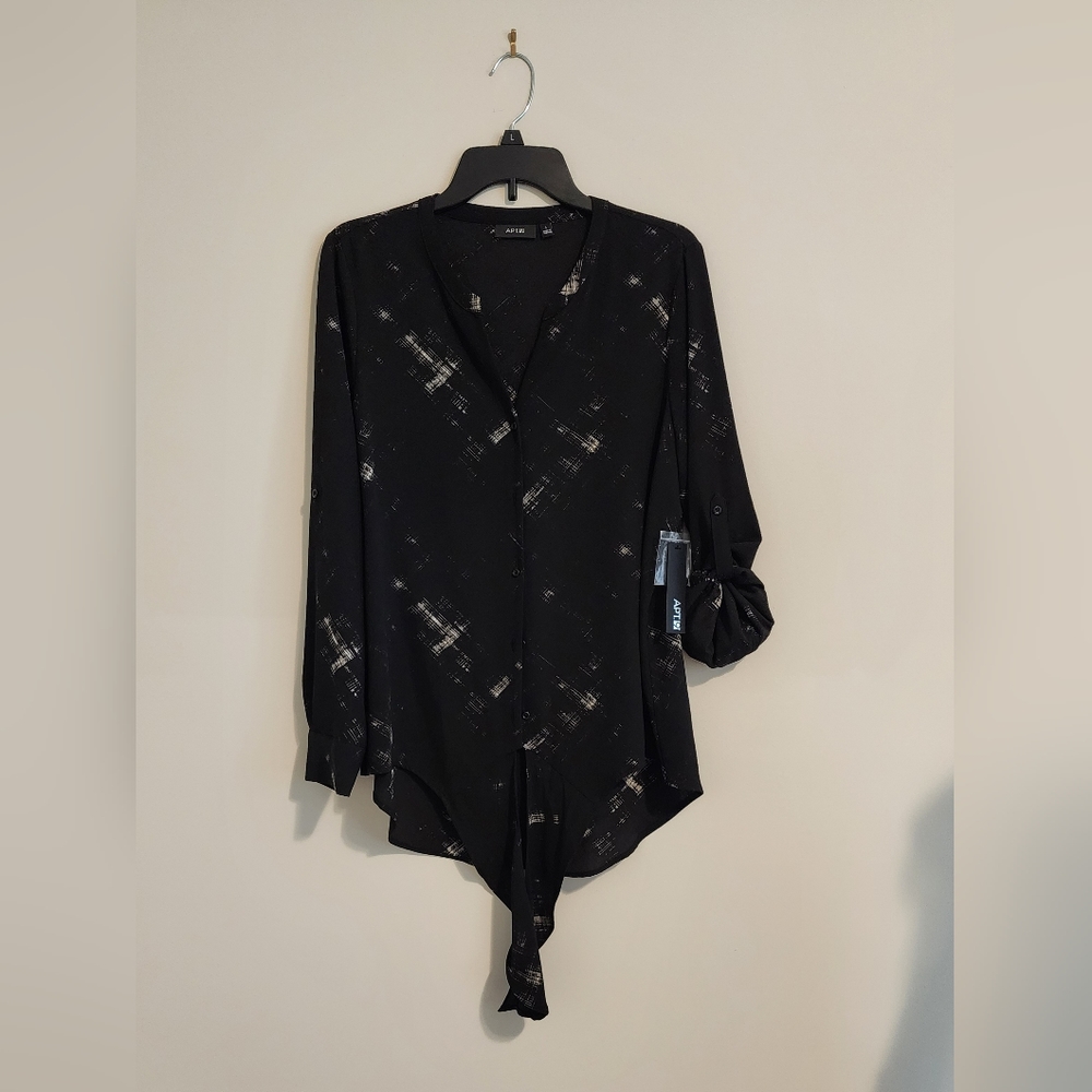 NWT -APT.9 Women's Black & Beige Tie Front Blouse